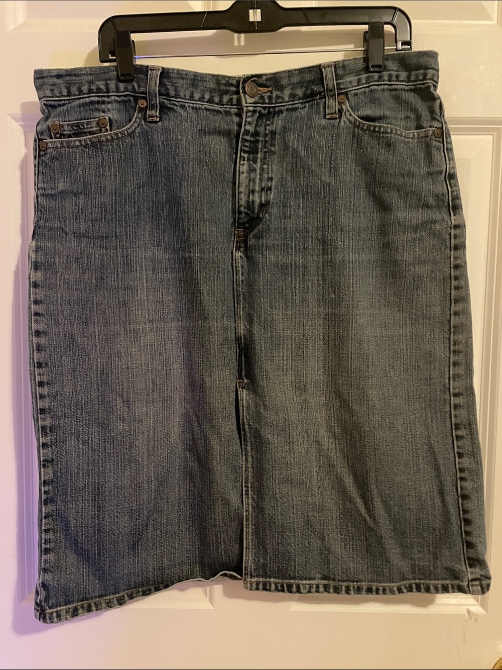 GAP Women's Midi Denim Skirt in Medium Blue
